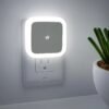 Smart Night Light with Automatic Dusk to Dawn Sensor LED Night Light for Hallway Bedroom Kitchen and Staircase Lighting Warm/White Light